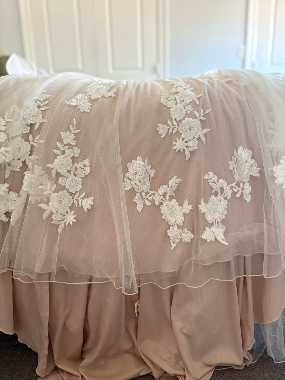 UNUSED Strapless Lace Appliqué Wedding Dress in Ivory - Picture 8 of 10